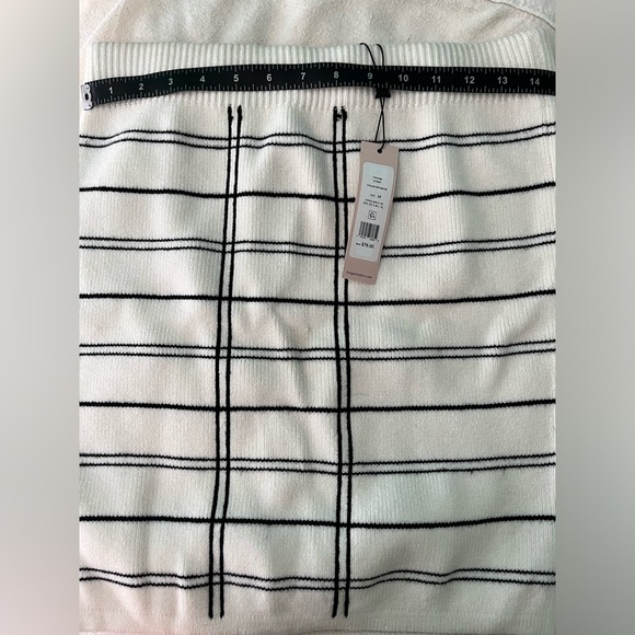 NWT BCBGeneration Skirt - Picture 4 of 5